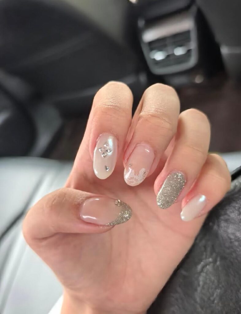 glittery nails inspo