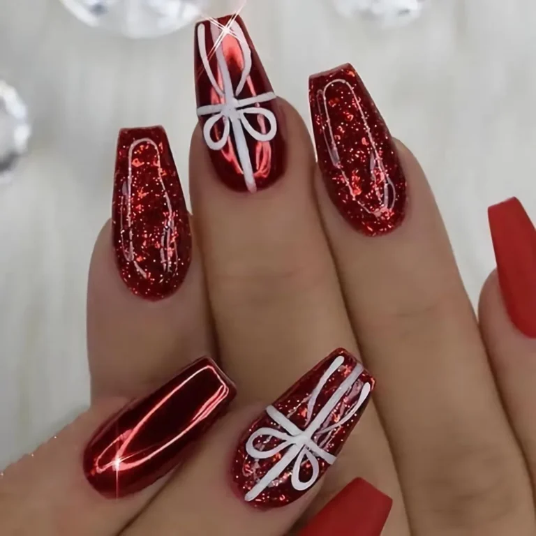 Yuletide Tartan Festive Nails: 5 Stunning Holiday Looks