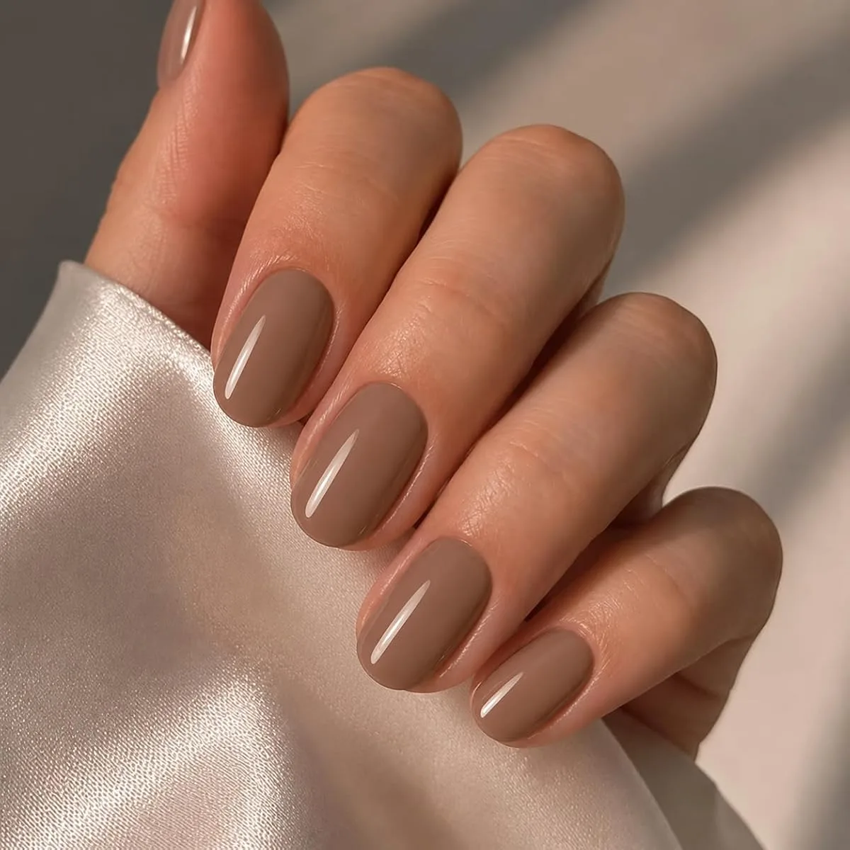 short almond fake nails - image 2