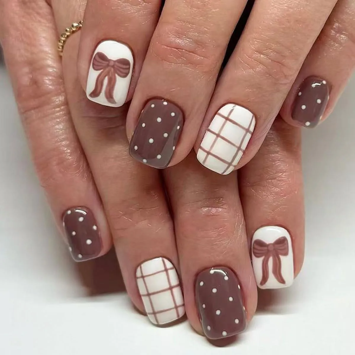 burgundy polish - image 3