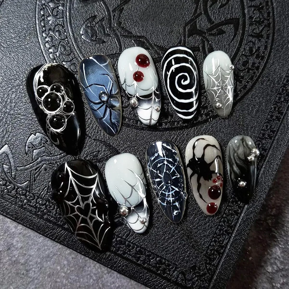 fake nails - image 4