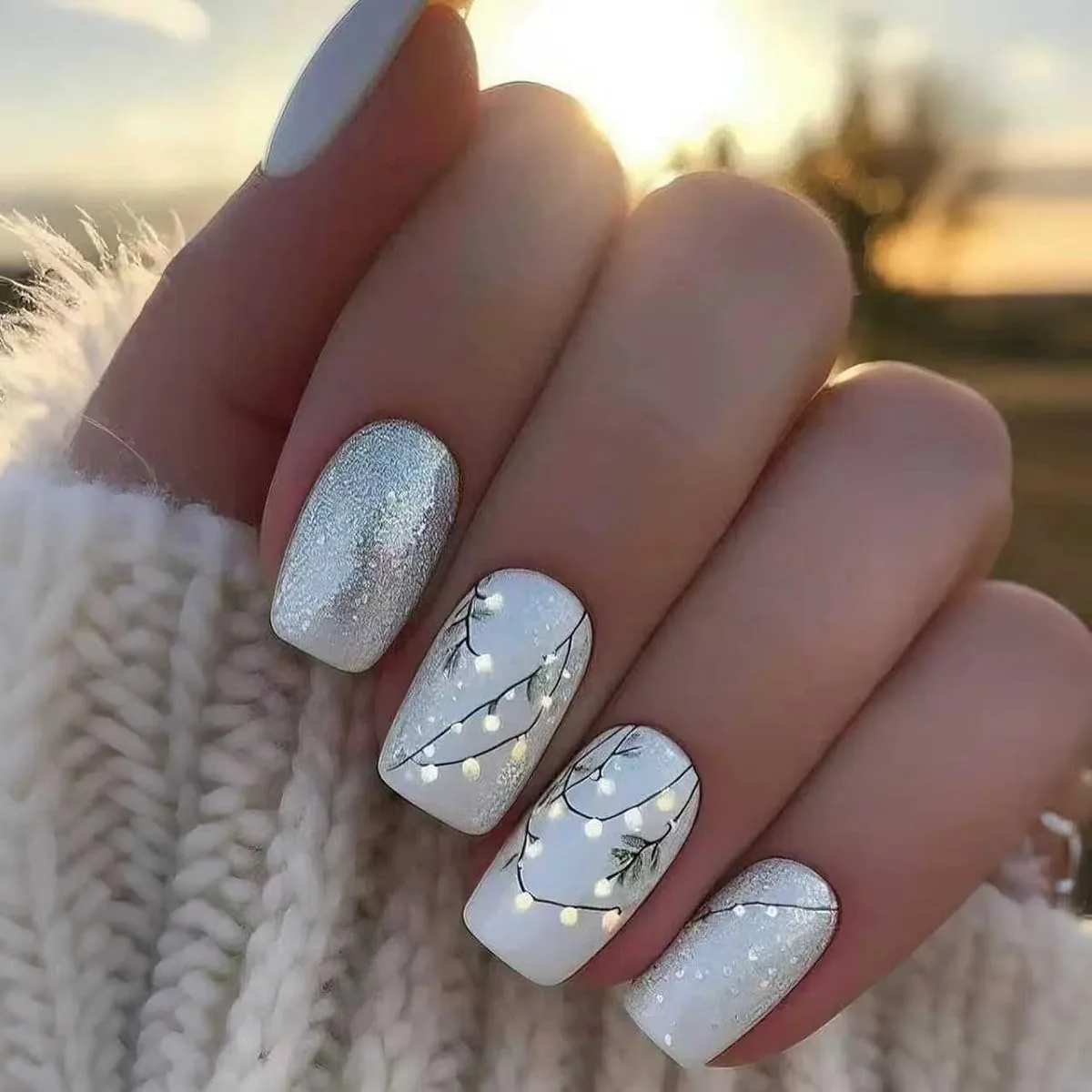 short square holiday fake nails - image 4