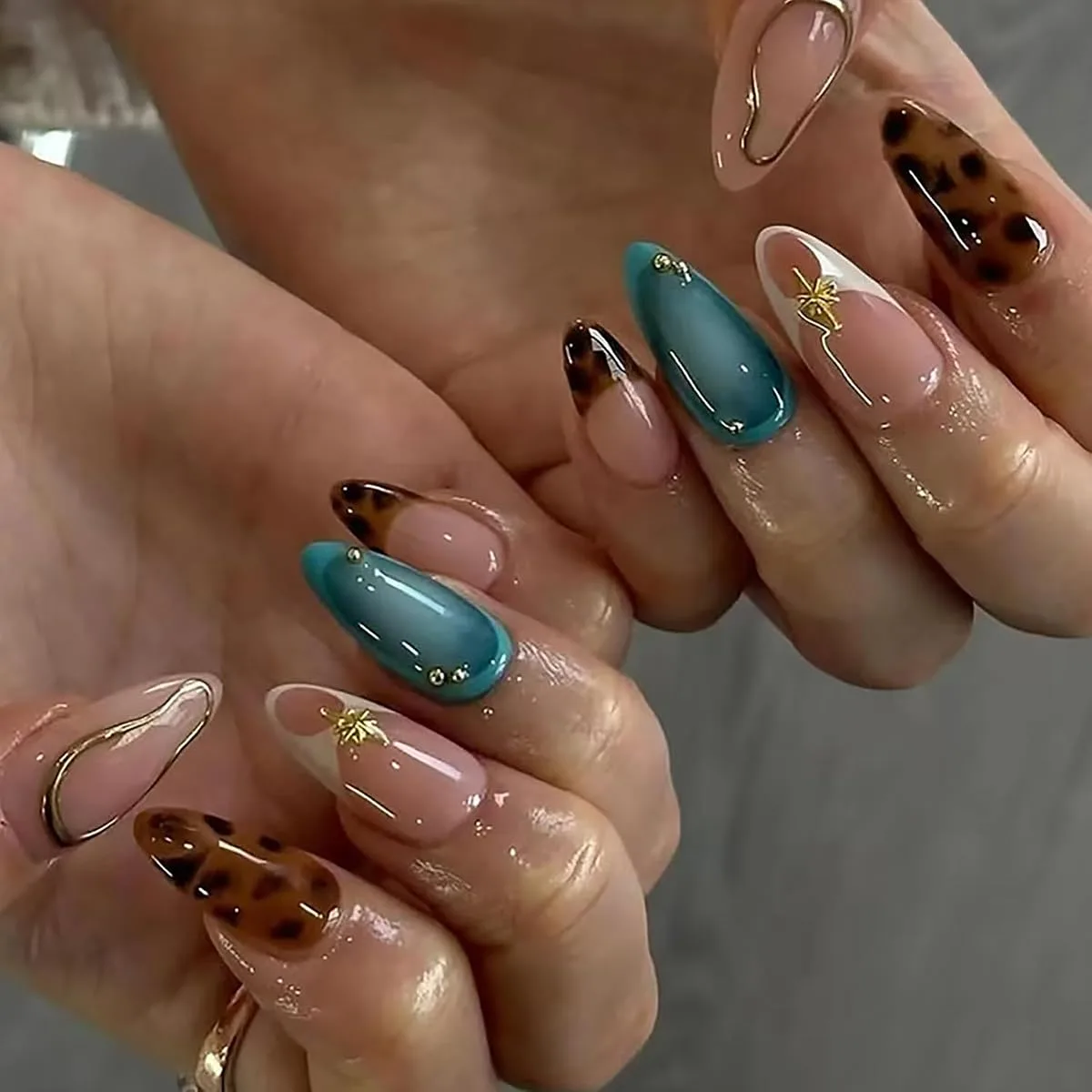 French Tip Press Nails - image 5
